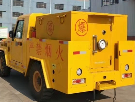 西秀凯龙爆破器材运输车：保障爆破任务的安全运行